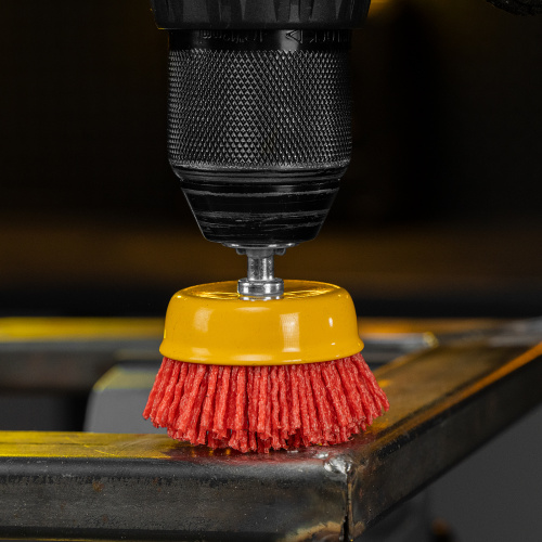 Щетка для дрели, 65 мм, Чашка, со шпилькой, нейлоновая щетина Denzel по ценам производителя в Воронеже с доставкой по всей России