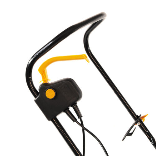 Скарификатор-аэратор  электрический SAE-1500, 1500 Вт, -11/+5 мм, 32 cм Denzel по ценам производителя в Воронеже с доставкой по всей России