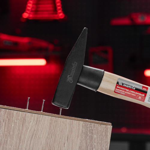 Молоток слесарный, 300 г, квадратный боек, деревянная рукоятка Matrix по ценам производителя в Воронеже с доставкой по всей России