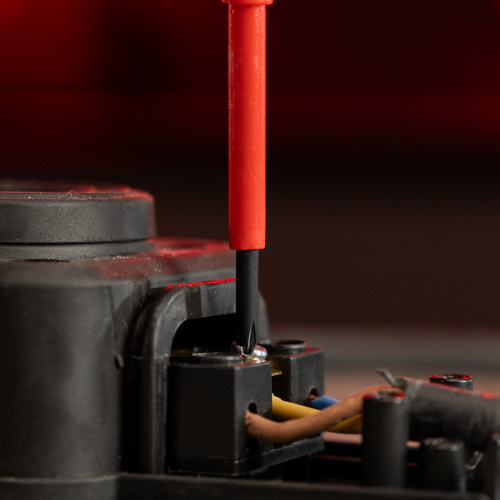 Отвертка Insulated, PH0 x 75 мм, CrMo, до 1000 В, двухкомпонентная рукоятка Matrix Professional по ценам производителя в Воронеже с доставкой по всей России