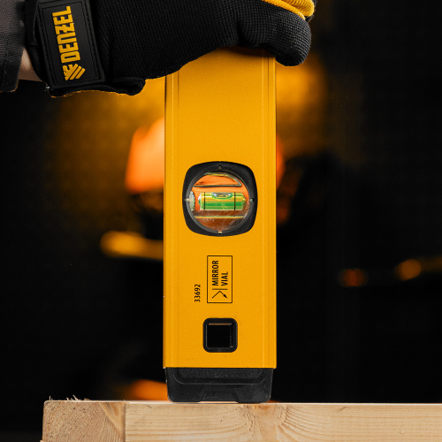 Уровень алюминиевый, магнит, фрезерованный, 3 глазка (1 зеркал.) 0,5 мм/м, 800 мм Denzel по ценам производителя в Воронеже с доставкой по всей России