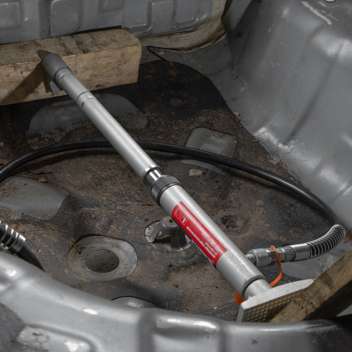 Растяжка гидравлическая, 4 т, набор из 17 предметов, 7 сменных насадок, в пластиковом кейсе Matrix по ценам производителя в Воронеже с доставкой по всей России