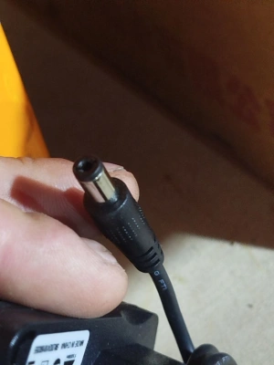 Зарядное устройство HB-090100 для тележек CW 9V/1A (Charger) горизонтальное по ценам производителя в Воронеже с доставкой по всей России