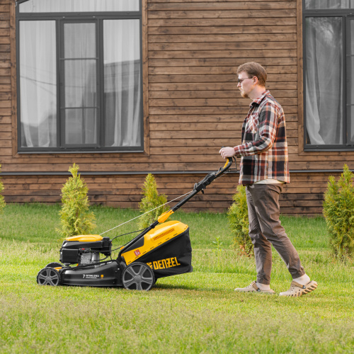 Газонокосилка бензиновая GLD-460SP, 146 куб.см, ширина 46 см, привод 7 уровней, травосборник 50 л Denzel по ценам производителя в Воронеже с доставкой по всей России