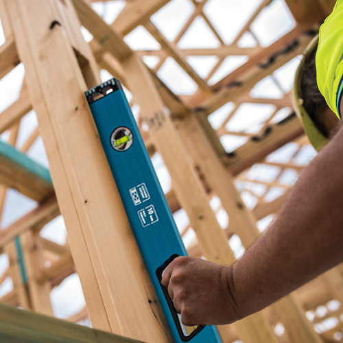 Уровень алюминиевый, 1200 мм, усиленный с ударопрочными заглушками, рукоятки, 3 глазка Gross по ценам производителя в Воронеже с доставкой по всей России