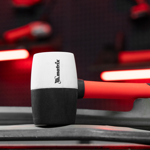 Киянка резиновая, 450 г, черно-белая резина, фибергласовая рукоятка Matrix по ценам производителя в Воронеже с доставкой по всей России