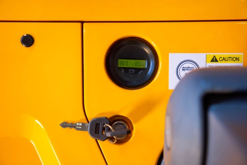 Штабелер самоходный 1,5 т 5,6 м XILIN CDDK15-III 24/200 В/Ач (с платформой) по ценам производителя в Воронеже с доставкой по всей России