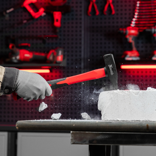 Молоток слесарный optimal, 800 г, фибергласовая обрезиненная рукоятка, квадратный боек Matrix по ценам производителя в Воронеже с доставкой по всей России