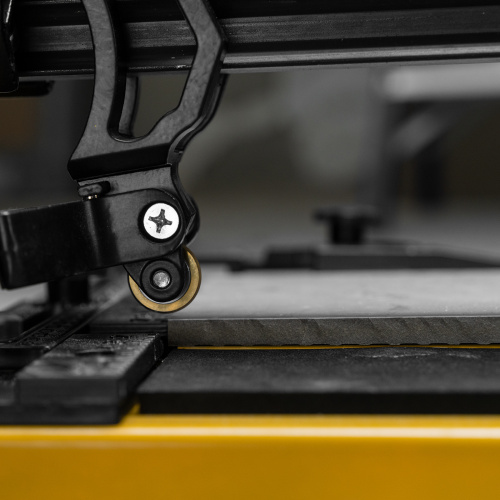 Плиткорез рельсовый 1000х16мм, каретка на подш., стальная станина, усил. рукоятка-пенал Denzel по ценам производителя в Воронеже с доставкой по всей России