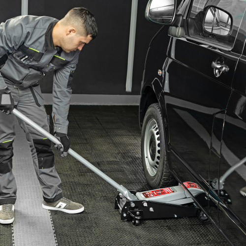 Домкрат гидравлический подкатной, 3 т, высота подъема 140-520 мм Matrix по ценам производителя в Воронеже с доставкой по всей России