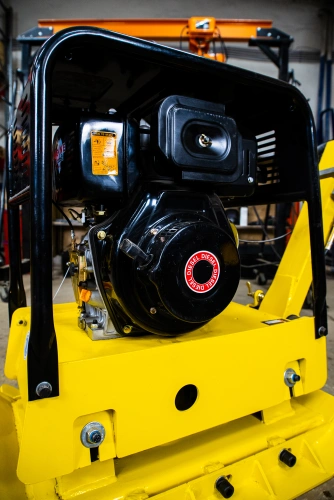 Виброплита реверсивная 235 кг, 30кН дизельная TOR C-330 купить в Москве с доставкой по всей России | ProtosMarket.ru