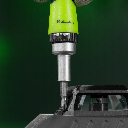 Отвертка реверсивная для точных работ с набором бит и торцевых головок, 32 предмета, CrV Сибртех по ценам производителя в Воронеже с доставкой по всей России