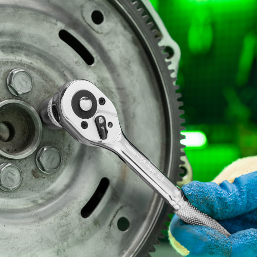 Ключ-трещотка 3/8", 45 зубьев, цельнометаллический, с быстрым сбросом, CrV, хром Сибртех по ценам производителя в Воронеже с доставкой по всей России