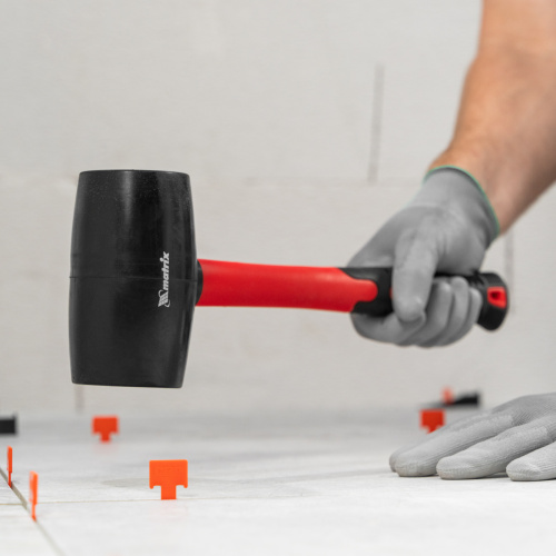 Киянка резиновая, 910 г, черная резина, фибергласовая рукоятка Matrix по ценам производителя в Воронеже с доставкой по всей России