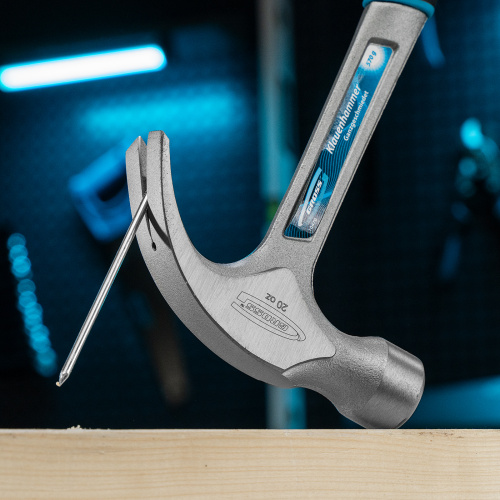 Молоток-гвоздодер, 570 г, цельнокованый, трехкомпонентная рукоятка Gross по ценам производителя в Воронеже с доставкой по всей России