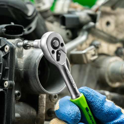 Ключ-трещотка 1/4", 45 зубьев, с быстрым сбросом, матовый хром Сибртех по ценам производителя в Воронеже с доставкой по всей России