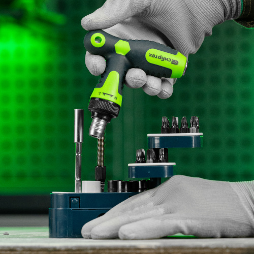 Отвертка Т-образная реверсивная с набором бит, торцевых головок, 33 предмета, CrV Сибртех по ценам производителя в Воронеже с доставкой по всей России