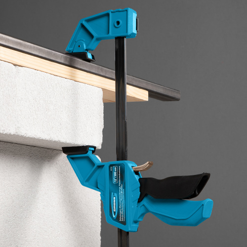 Струбцина реечная, быстрозажимная, пистолетного типа, пошаговый механизм, пластиковый корпус, 300 мм Gross по ценам производителя в Воронеже с доставкой по всей России