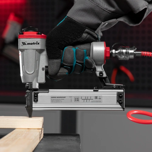 Нейлер финишный, шпилькозабивной пистолет, пневматический, гвоздь 23GA D 0.64 мм  длина 10-30 мм Matrix по ценам производителя в Воронеже с доставкой по всей России