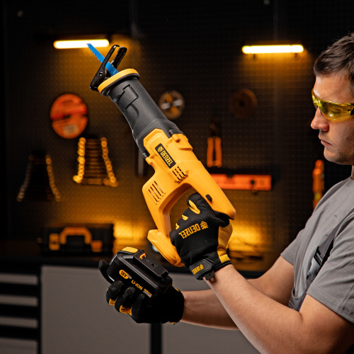 Пила сабельная аккумуляторная CRC-115, 18В Li-Ion Denzel по ценам производителя в Воронеже с доставкой по всей России