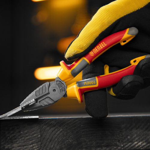 Плоскогубцы комбинированные, диэлектрические трехкомпонентные рукоятки до 1000 В, 165 мм Denzel по ценам производителя в Воронеже с доставкой по всей России