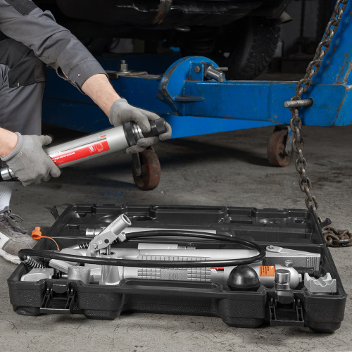 Растяжка гидравлическая, 10 т, набор из 17 предметов, 7 сменных насадок, в пластиковом кейсе Matrix по ценам производителя в Воронеже с доставкой по всей России