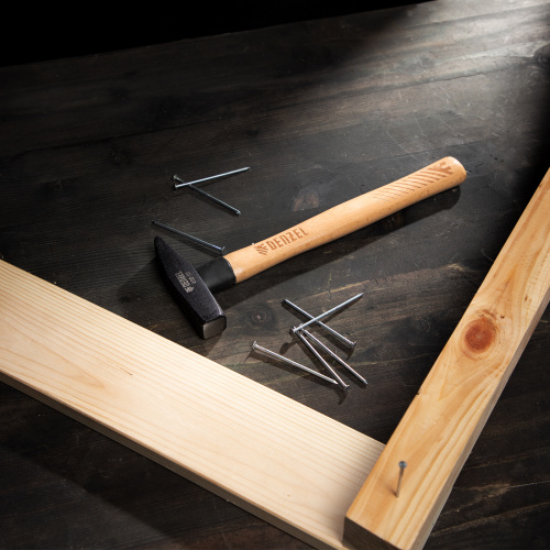 Молоток слесарный, 400 г, кованый квадратный боек, буковая рукоятка Denzel по ценам производителя в Воронеже с доставкой по всей России