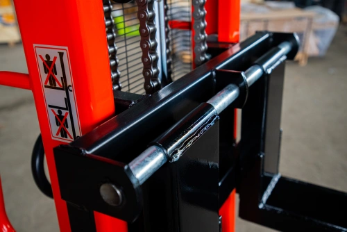 Штабелер гидравлический 2,0 т 1,6 м TOR CTY-E с раздвижными вилами по ценам производителя в Воронеже с доставкой по всей России