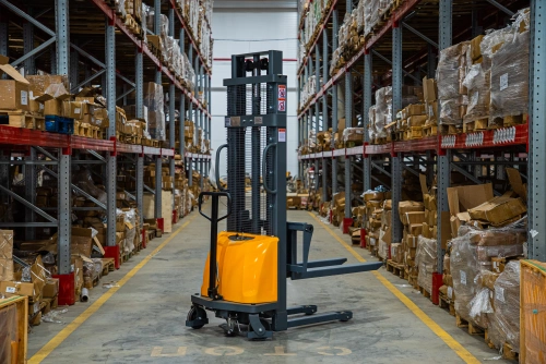 Штабелер гидравлический с электроподъемом 1,5 т 3,0 м XILIN CDD15B-E с раздвижными вилами по ценам производителя в Воронеже с доставкой по всей России