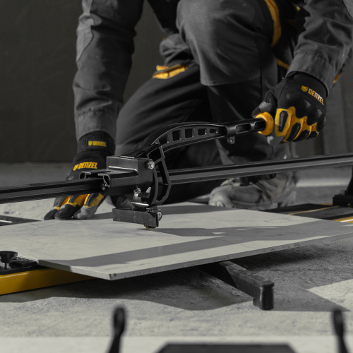 Плиткорез рельсовый 800х16мм, каретка на подш., стальная станина, усил. рукоятка-пенал Denzel по ценам производителя в Воронеже с доставкой по всей России