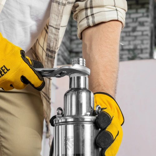 Скважинный насос DWS-4-150, винтовой, диаметр 4", 1300 Вт, 2000 л/ч, напор 150 м Denzel по ценам производителя в Воронеже с доставкой по всей России