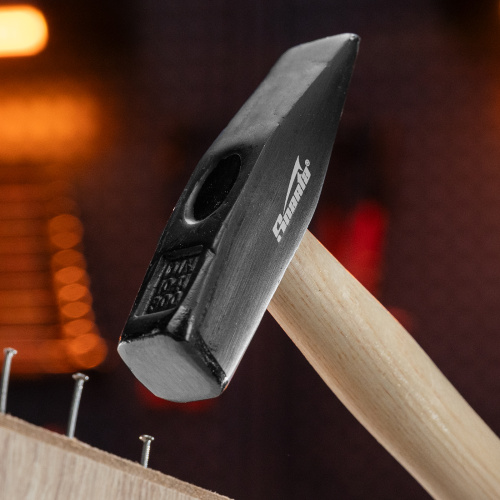 Молоток слесарный, 300 г, квадратный боек, деревянная рукоятка Sparta по ценам производителя в Воронеже с доставкой по всей России