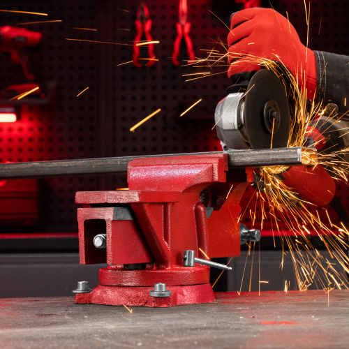 Тиски слесарные, 125 мм, поворотные, с наковальней Matrix по ценам производителя в Воронеже с доставкой по всей России