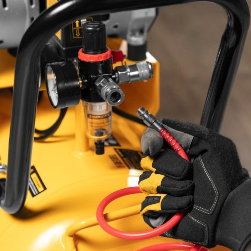 Компрессор безмасляный, малошумный DLS 1800/100,1800 Вт, 3x600, 100 л, 345 л/мин Denzel по ценам производителя в Воронеже с доставкой по всей России