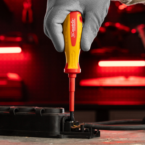 Отвертка Insulated, PH1 x 75 мм, CrMo, до 1000 В, двухкомпонентная рукоятка Matrix Professional по ценам производителя в Воронеже с доставкой по всей России