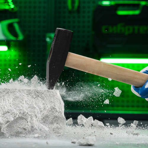 Молоток слесарный 1000 г, квадратный боек, деревянная рукоятка Сибртех по ценам производителя в Воронеже с доставкой по всей России