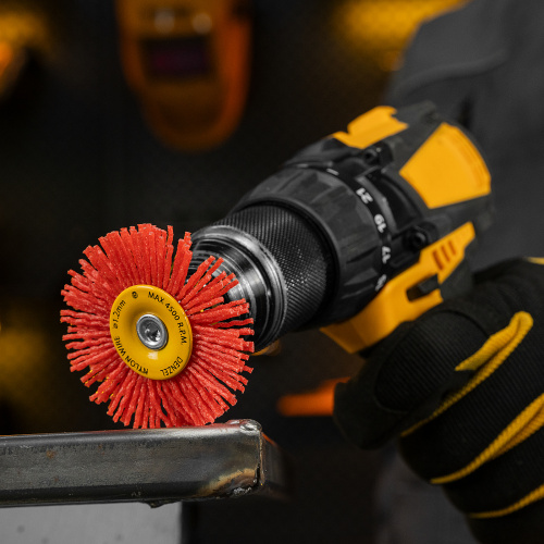 Щетка для дрели, 65 мм, Плоская, со шпилькой, нейлоновая щетина Denzel по ценам производителя в Воронеже с доставкой по всей России