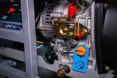 Генератор дизельный 5,0 кВт 380В/1,6 кВт 220В 15 л с электростартером TOR KM5000D по ценам производителя в Воронеже с доставкой по всей России