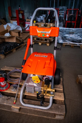 Мойка высокого давления с пистолетом 175 бар 3 кВт 220В  TOR EW 175-15 по ценам производителя в Воронеже с доставкой по всей России