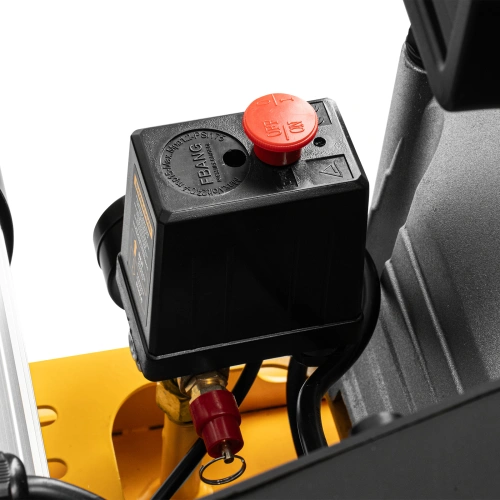 Компрессор воздушный рем. привод BCI 2200/100, 2,2 кВт, 100 литров, 420 л/мин Denzel по ценам производителя в Воронеже с доставкой по всей России