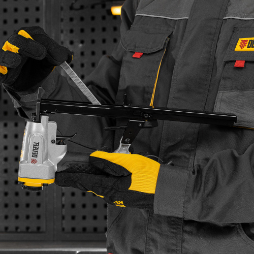 Степлер пневматический PS8016 для прямоугольных скоб 21GA от 6 до 16 мм Denzel по ценам производителя в Воронеже с доставкой по всей России