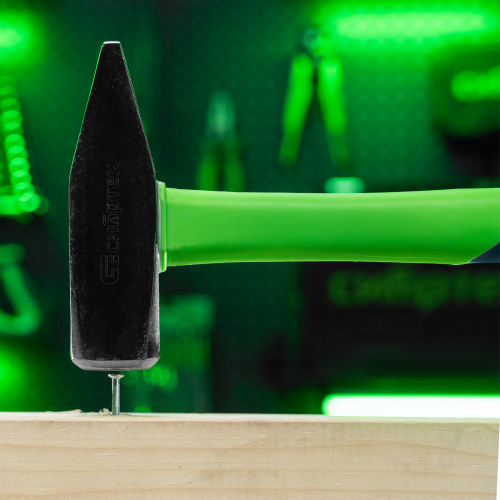 Молоток слесарный, 1000 г, фибергласовая обрезиненная рукоятка Сибртех по ценам производителя в Воронеже с доставкой по всей России