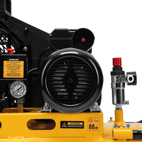 Компрессор воздушный рем. привод BCI 2200/100, 2,2 кВт, 100 литров, 420 л/мин Denzel по ценам производителя в Воронеже с доставкой по всей России