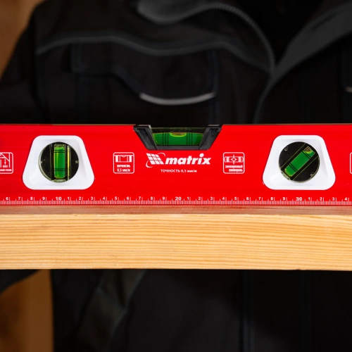 Уровень алюминиевый, магнит, фрезерованный, 3 глазка (1 зеркальный) 400 мм Matrix по ценам производителя в Воронеже с доставкой по всей России