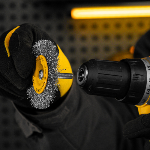 Щетка для дрели, 75 мм, Плоская, со шпилькой, нержавеющая витая проволока Denzel по ценам производителя в Воронеже с доставкой по всей России