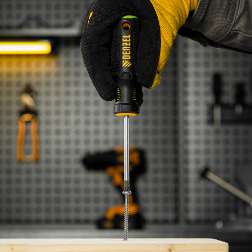 Отвертка PZ1x75 мм, CrV, трехкомпонентная рукоятка Denzel по ценам производителя в Воронеже с доставкой по всей России