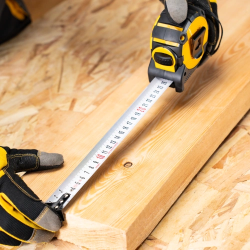 Рулетка 10м х 32мм, автоматич. фиксац., нейлон. покрытие, магнит. зацеп, двухстор. разметка Denzel по ценам производителя в Воронеже с доставкой по всей России