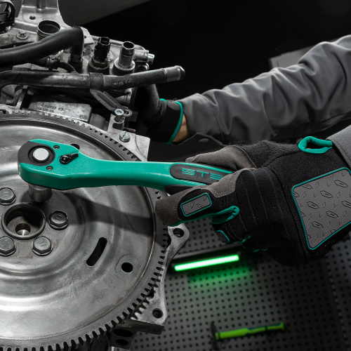 Набор инструментов 1/2", 1/4", CrV, 12 гранные головки, пластиковый кейс, 82 предмета Stels по ценам производителя в Воронеже с доставкой по всей России