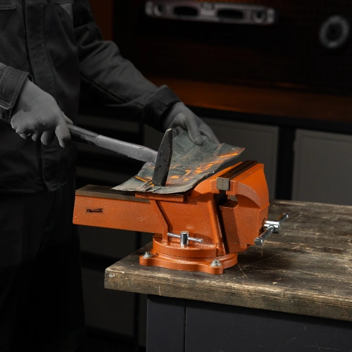 Тиски слесарные, 200 мм, поворотные, с наковальней Sparta по ценам производителя в Воронеже с доставкой по всей России