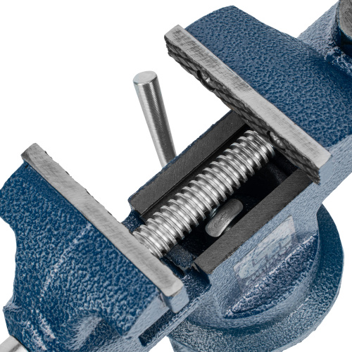 Тиски слесарные, настольные, поворотные, ширина рабочих губок 65 мм, наковальня Сибртех по ценам производителя в Воронеже с доставкой по всей России